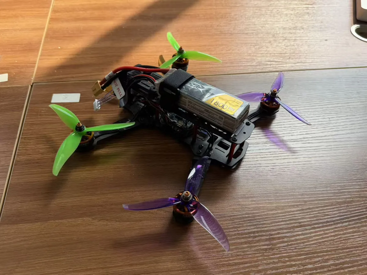 FPV 穿越无人机